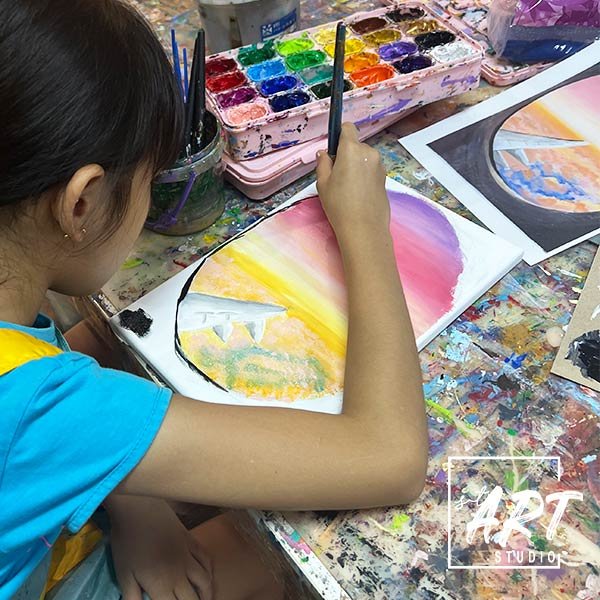 Therapy for sensitive child Singapore, therapeutic art session helping child manage emotions